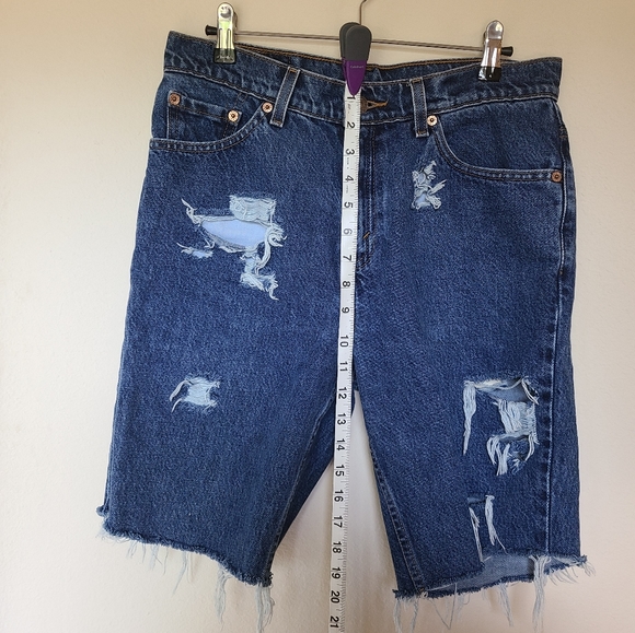 ☆Levi mid thigh distressed shorts☆ - Picture 14 of 16